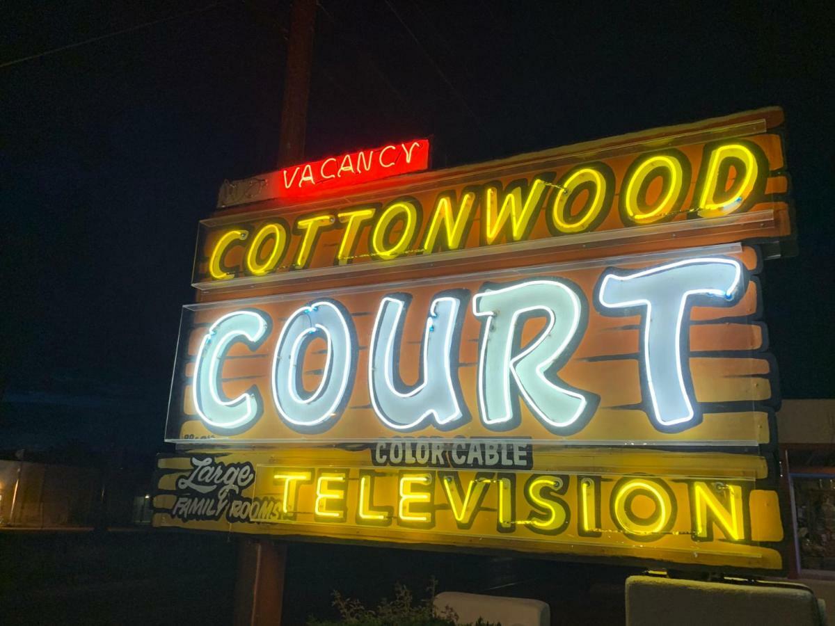 Cottonwood Court 2*